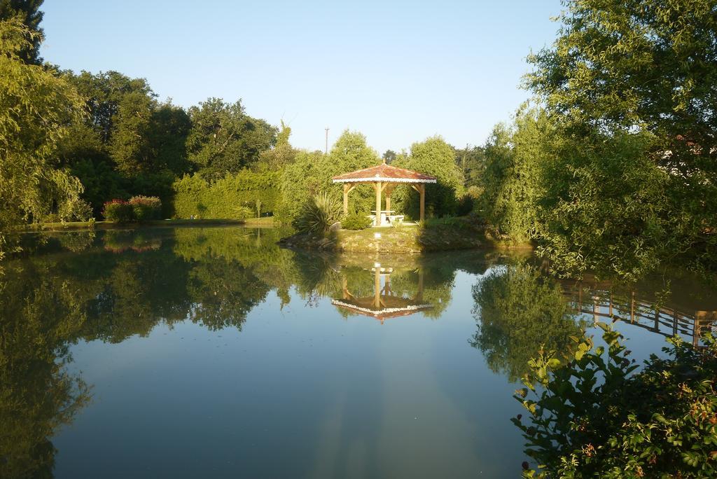 Domaine De La Meniguere Hotel Saint-Gein Luaran gambar