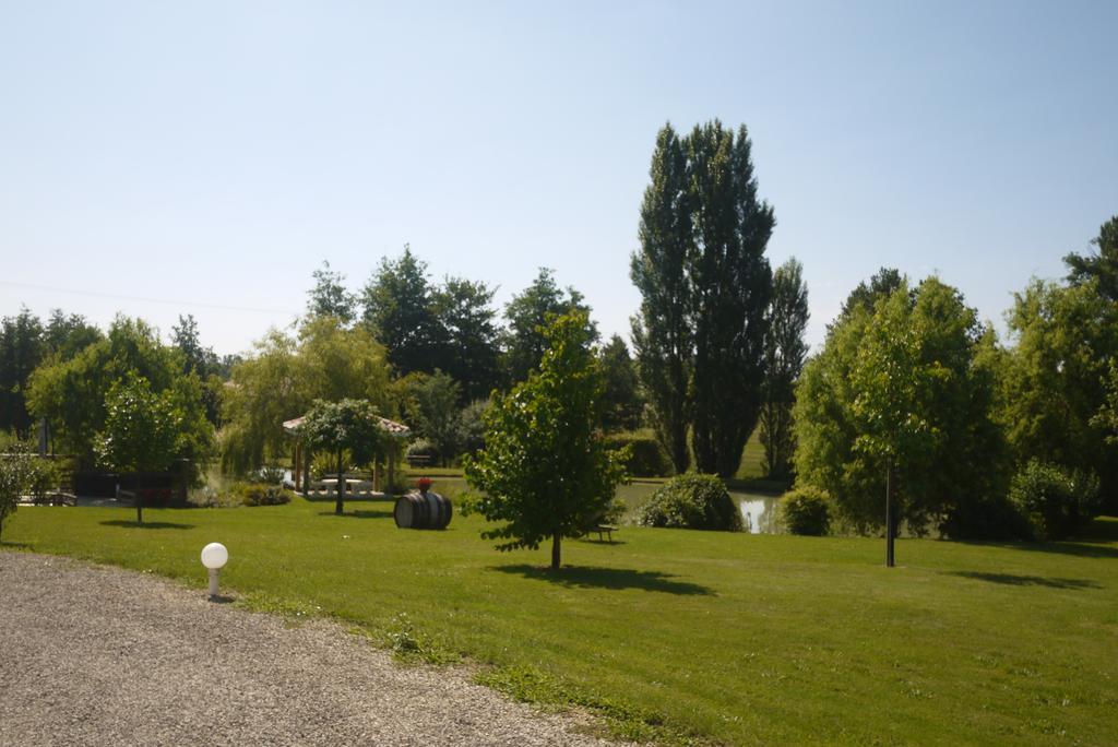 Domaine De La Meniguere Hotel Saint-Gein Luaran gambar